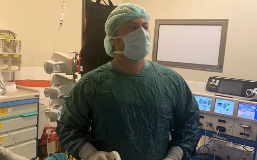 Miyom Ameliyatı Nasıl Yapılır?